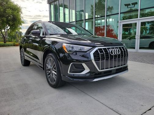 2022 Audi Q3 Premium