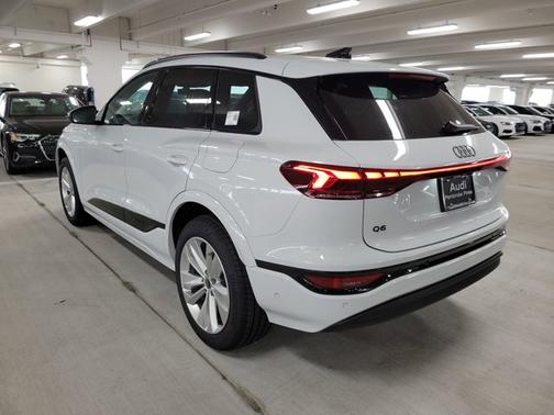 2025 Audi Q6 e-tron Premium