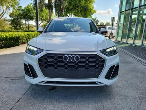 2022 Audi Q5 S line Premium