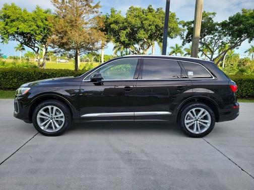 2025 Audi Q7 Premium
