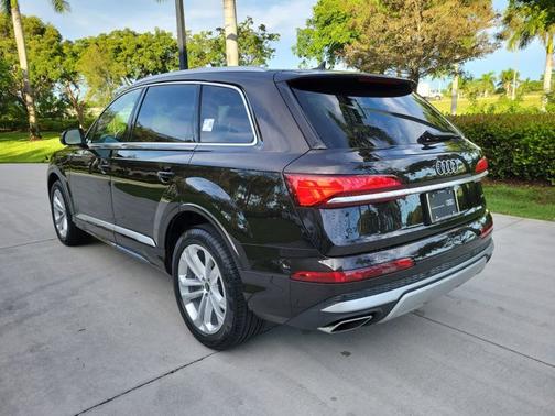 2025 Audi Q7 Premium