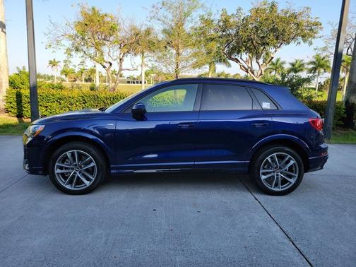 2022 Audi Q3 S line Premium