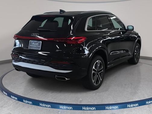 2025 Audi Q5 Premium