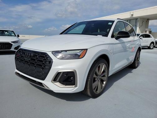 2025 Audi SQ5 Premium Plus