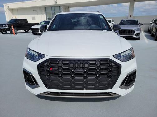 2025 Audi SQ5 Premium Plus