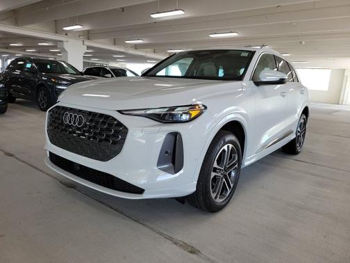 2025 Audi Q5 Premium