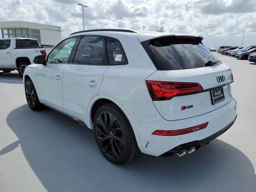 2025 Audi SQ5 Premium Plus