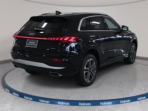2025 Audi Q5 Premium