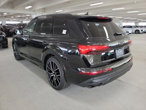2025 Audi Q7 Premium Plus