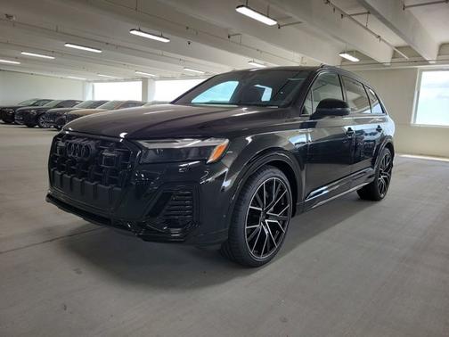 2025 Audi Q7 Premium Plus
