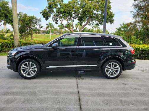 2025 Audi Q7 Premium Plus