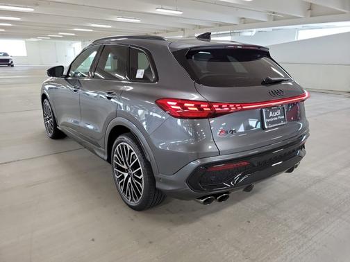 2025 Audi SQ5 Premium Plus