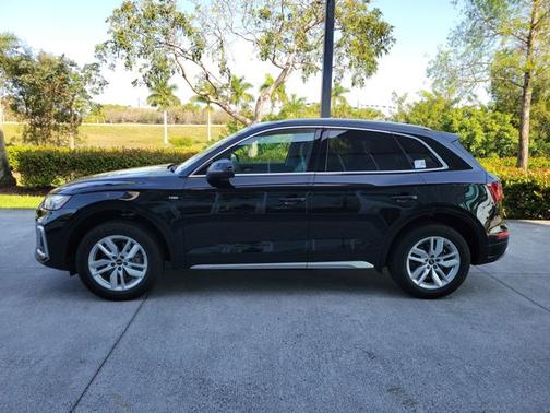 2022 Audi Q5 S line Premium