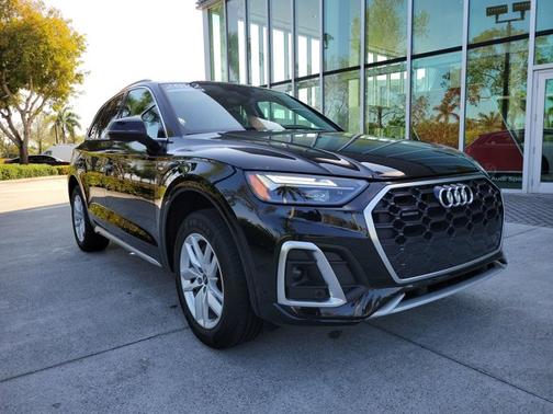 2022 Audi Q5 S line Premium