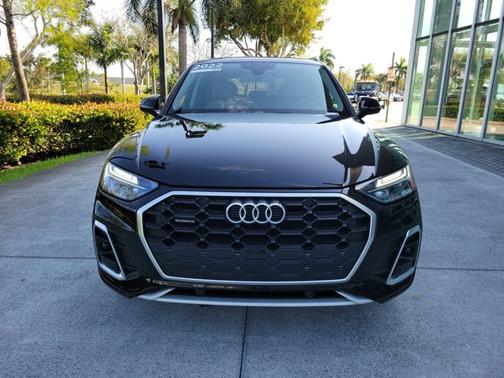 2022 Audi Q5 S line Premium