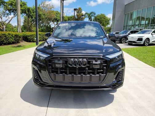 2025 Audi Q7 Premium
