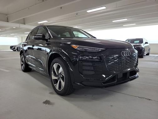 2025 Audi Q6 e-tron Premium Plus