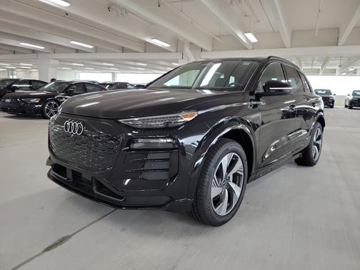 2025 Audi Q6 e-tron Premium Plus