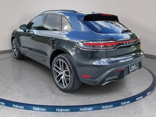 2022 Porsche Macan