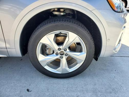 2022 Audi Q5 S line Prestige