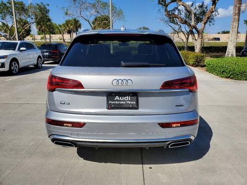 2022 Audi Q5 S line Prestige