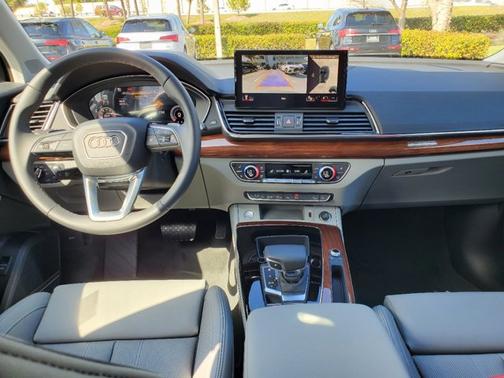 2022 Audi Q5 S line Prestige