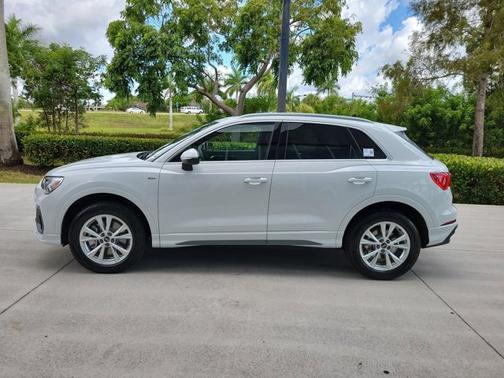 2024 Audi Q3 S line Premium
