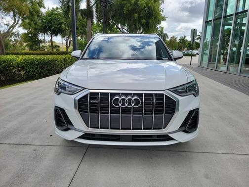 2024 Audi Q3 S line Premium
