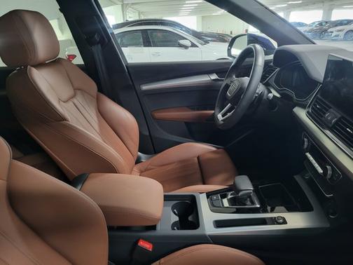 2025 Audi Q5 S line Premium