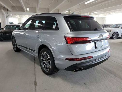 2025 Audi Q7 Premium Plus