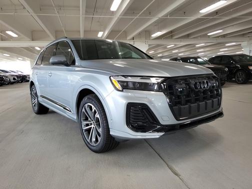 2025 Audi Q7 Premium Plus