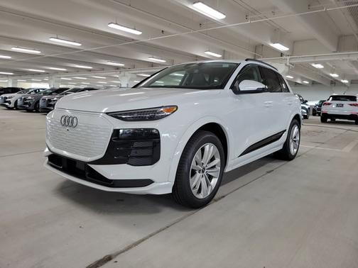 2025 Audi Q6 e-tron Premium Plus