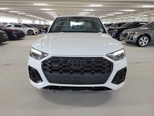 2025 Audi SQ5 Premium Plus