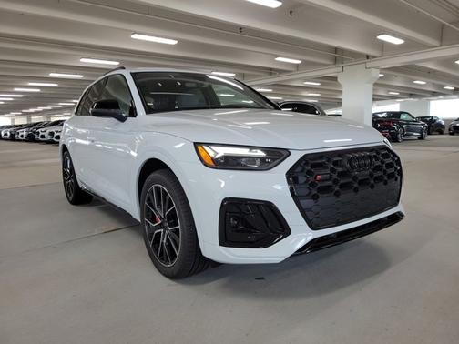2025 Audi SQ5 Premium Plus