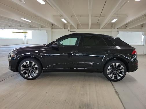 2025 Audi Q8 Premium Plus
