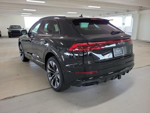 2025 Audi Q8 Premium Plus