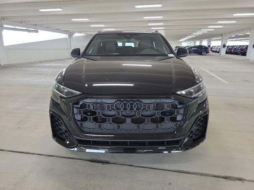 2025 Audi Q8 Premium Plus