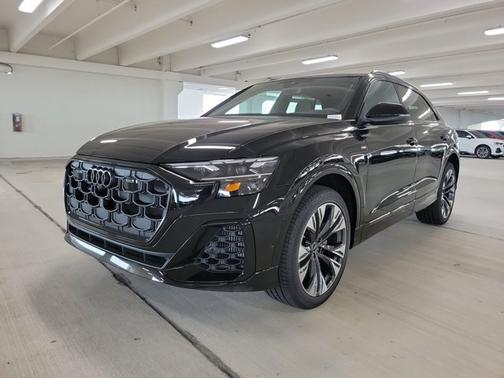 2025 Audi Q8 Premium Plus
