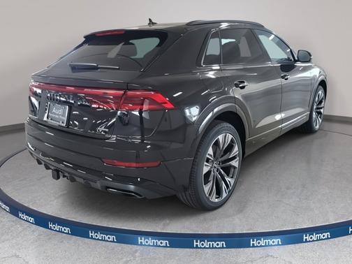 2025 Audi Q8 Premium Plus