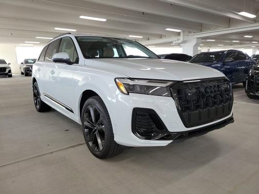 2025 Audi Q7 Premium Plus