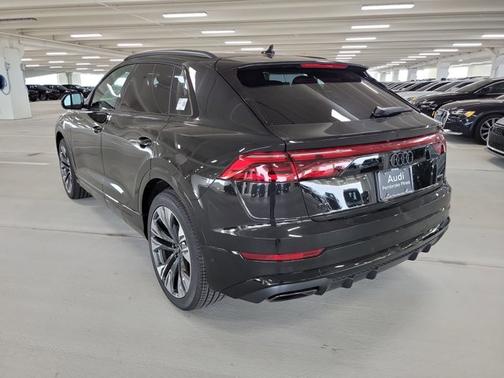 2025 Audi Q8 Premium Plus