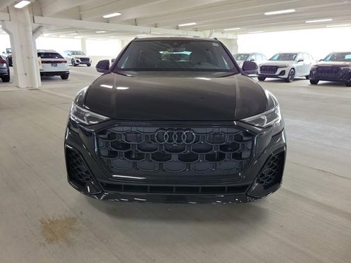 2025 Audi Q8 Premium Plus