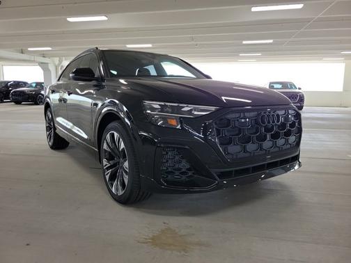 2025 Audi Q8 Premium Plus