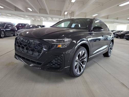 2025 Audi Q8 Premium Plus