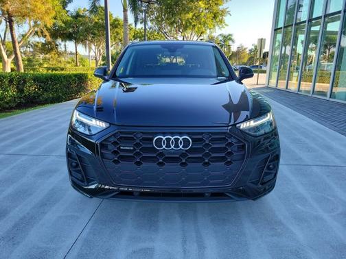 2023 Audi Q5 S line Prestige