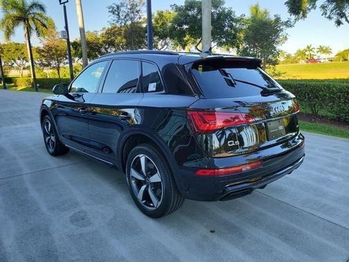 2023 Audi Q5 S line Prestige