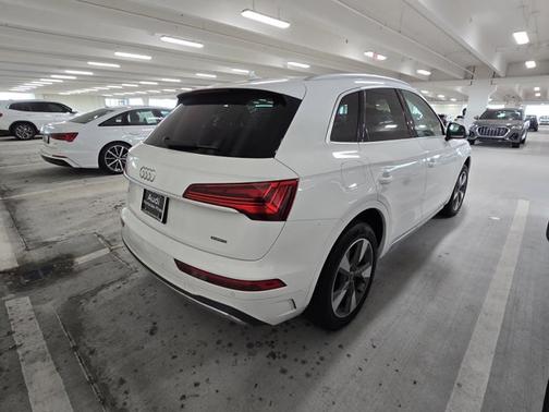 2022 Audi Q5 Premium