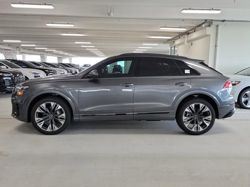 2025 Audi Q8 Premium Plus