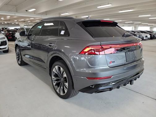 2025 Audi Q8 Premium Plus