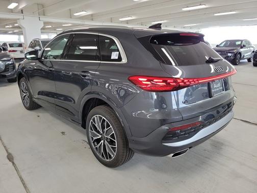 2025 Audi Q5 Premium Plus